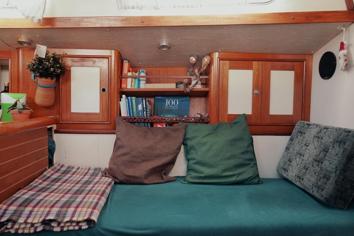Hotel Cozy Lisbon Marina Sleepaboard - Sail Away Exterior foto